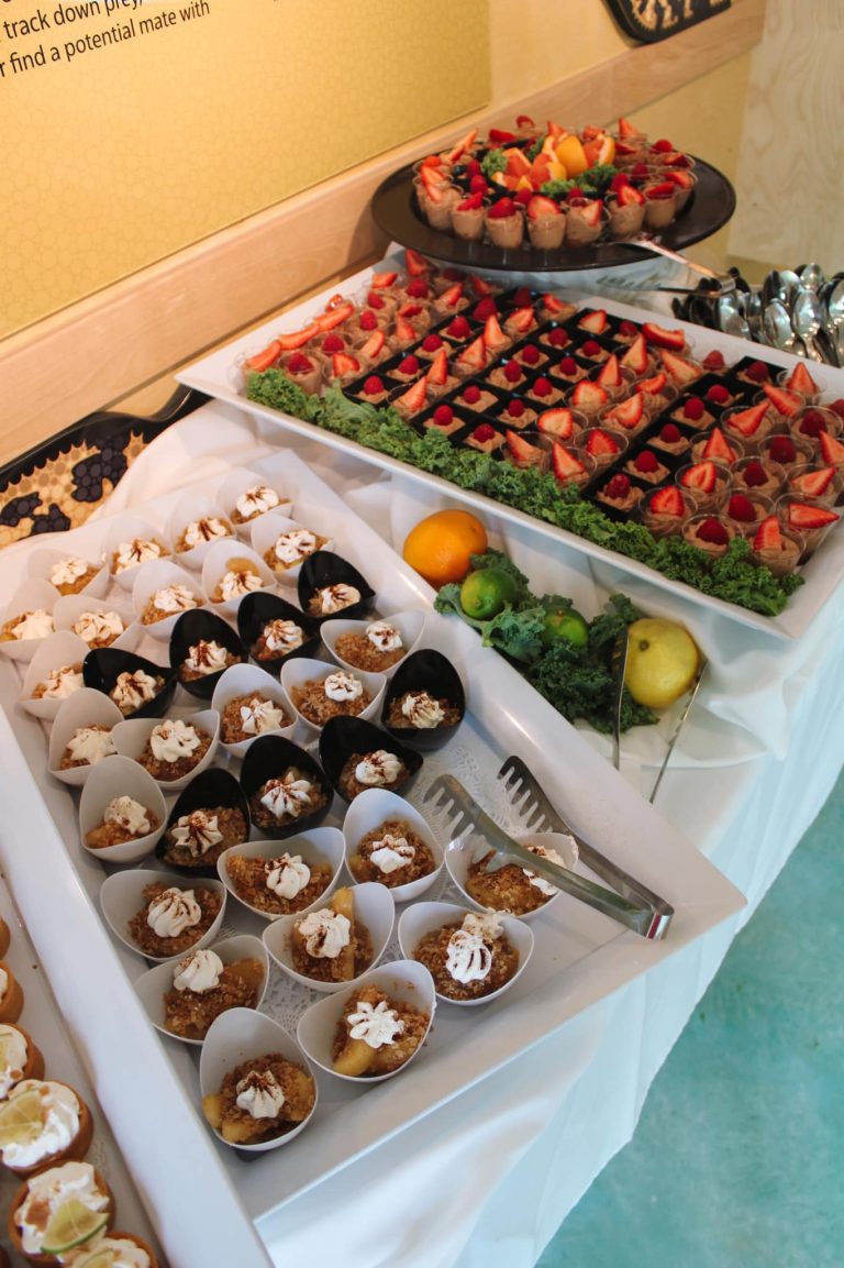 dessert table 768x1153