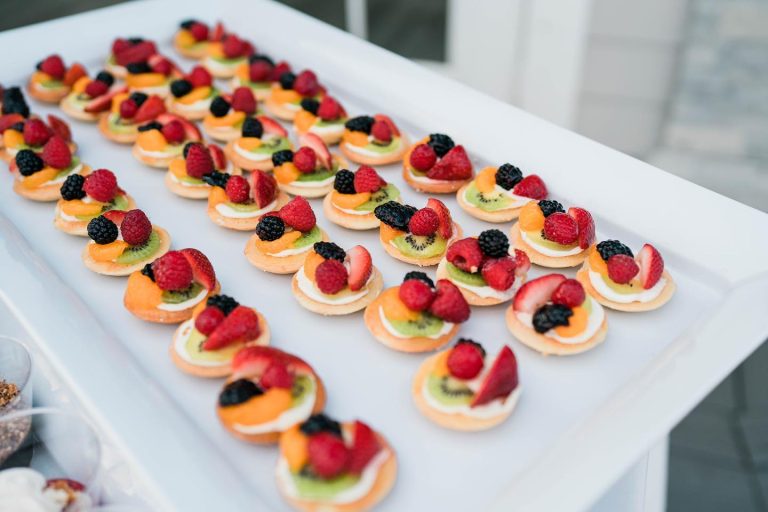 mini fresh fruit tarts 768x512